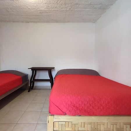 Hostal Ikal San Cristóbal de Las Casas الغرفة الصورة