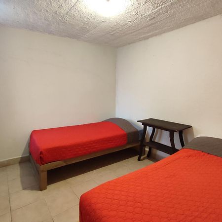 Hostal Ikal San Cristóbal de Las Casas الغرفة الصورة